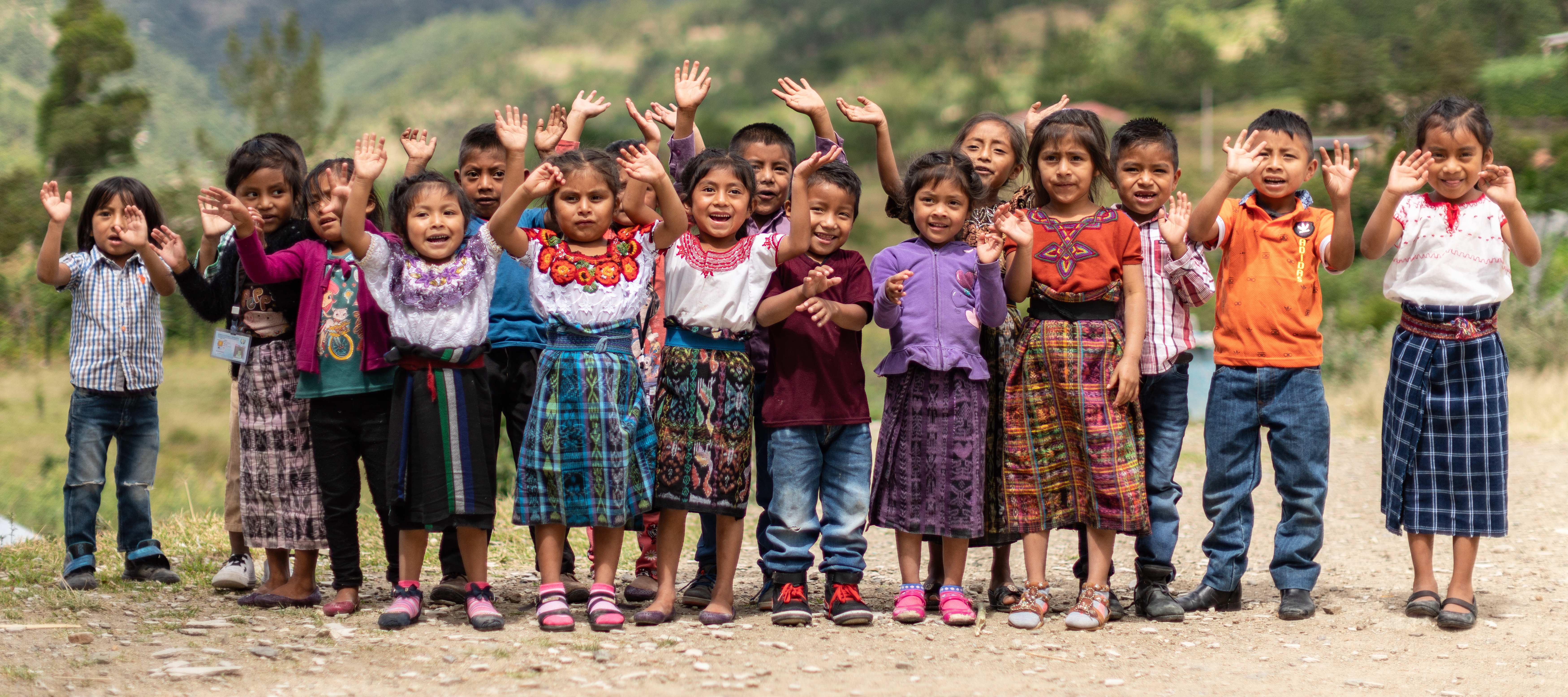 Gruppenbild von Kindern (Foto: Jakob Studnar /  Kindernothilfe)