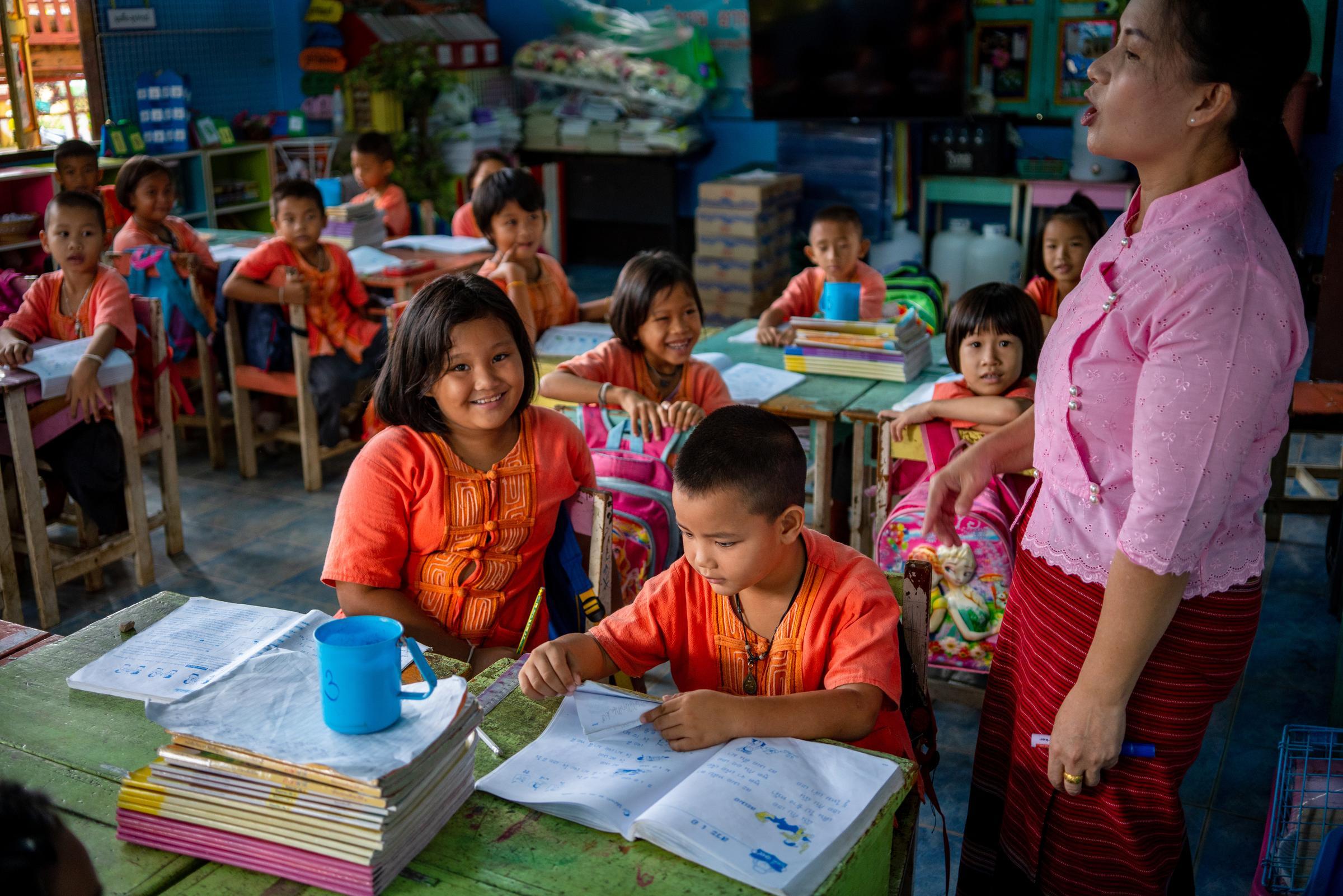 Kinder im Klassenraum während des Unterrichts. (Foto: Jakob Studnar)