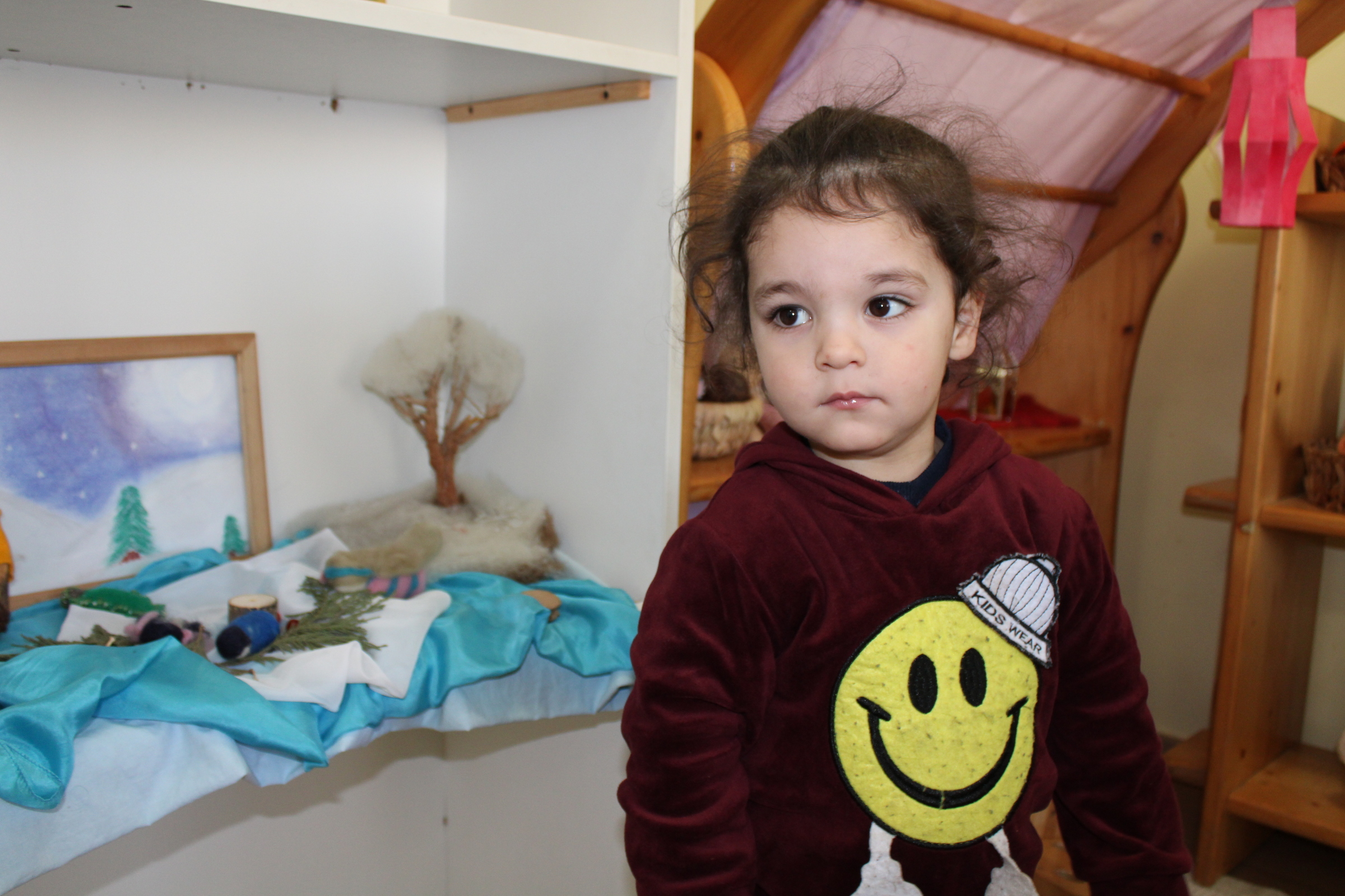 Ein kleines Mädchen aus einem Projekt im Libanon (Quelle: Just Childhood)