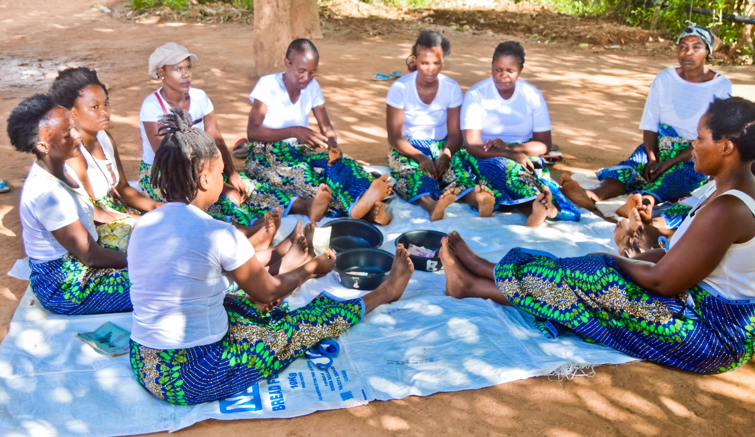 Frauen-Selbshilfegruppe im Projekt 61233 in Sambia. (Foto: Kindernothilfepartner)